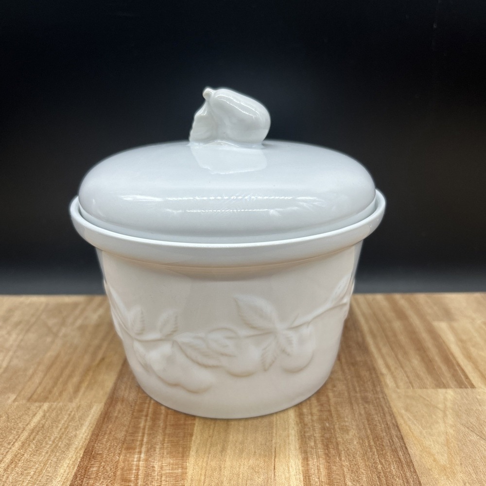 BANDWAGON CERAMIC COVERED CROCK 2005 White With Pear Accents